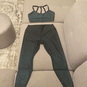 Good American Two piece activewear set